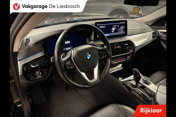 BMW 5 Serie Touring 530e xDrive High Executive / leer / pano / navi / trekhaak / Apple carplay