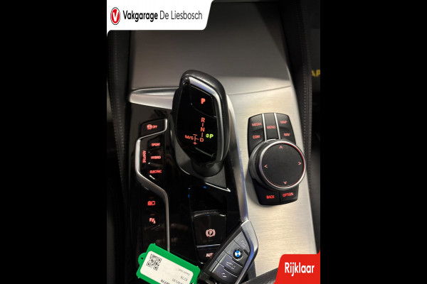 BMW 5 Serie Touring 530e xDrive High Executive / leer / pano / navi / trekhaak / Apple carplay
