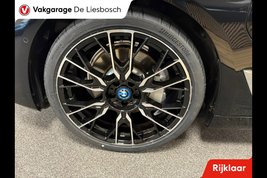 BMW 5 Serie Touring 530e xDrive High Executive / leer / pano / navi / trekhaak / Apple carplay