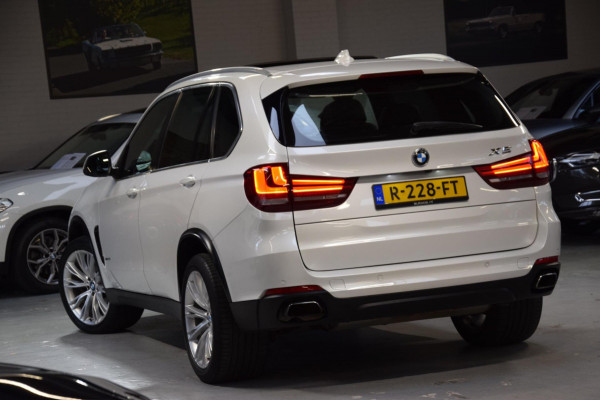 BMW X5 XDrive35i High Executive Navi|Leder|Panoramadak|Keyless-entry|Dealer onderhouden|Lane-assist|