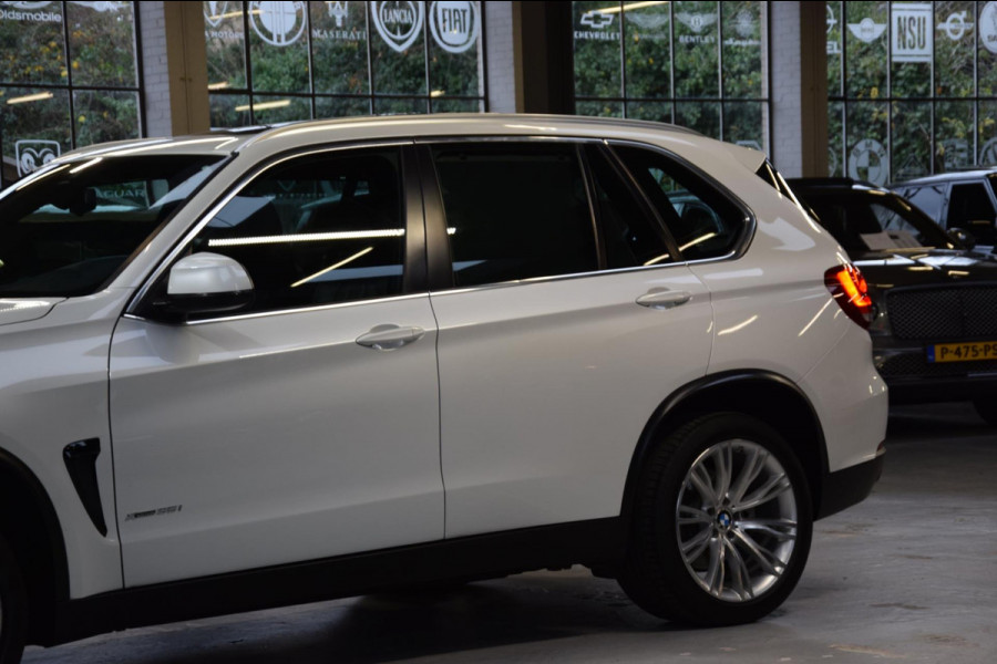 BMW X5 XDrive35i High Executive Navi|Leder|Panoramadak|Keyless-entry|Dealer onderhouden|Lane-assist|