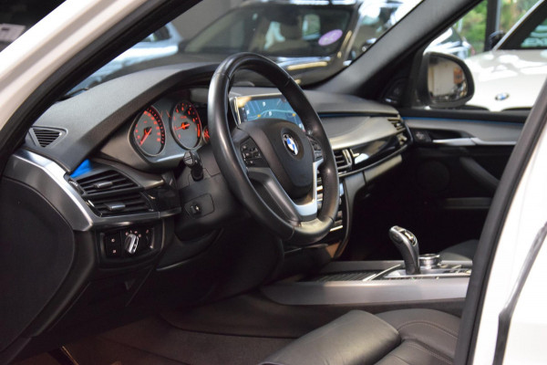 BMW X5 XDrive35i High Executive Navi|Leder|Panoramadak|Keyless-entry|Dealer onderhouden|Lane-assist|
