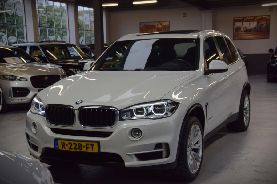 BMW X5 XDrive35i High Executive Navi|Leder|Panoramadak|Keyless-entry|Dealer onderhouden|Lane-assist|