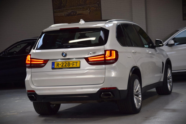 BMW X5 XDrive35i High Executive Navi|Leder|Panoramadak|Keyless-entry|Dealer onderhouden|Lane-assist|