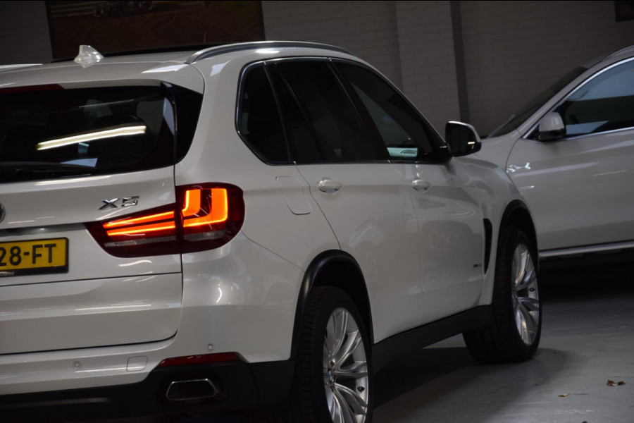 BMW X5 XDrive35i High Executive Navi|Leder|Panoramadak|Keyless-entry|Dealer onderhouden|Lane-assist|
