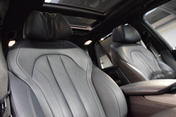 BMW X5 XDrive35i High Executive Navi|Leder|Panoramadak|Keyless-entry|Dealer onderhouden|Lane-assist|