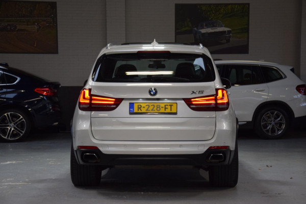 BMW X5 XDrive35i High Executive Navi|Leder|Panoramadak|Keyless-entry|Dealer onderhouden|Lane-assist|