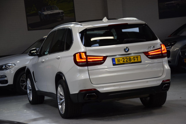 BMW X5 XDrive35i High Executive Navi|Leder|Panoramadak|Keyless-entry|Dealer onderhouden|Lane-assist|