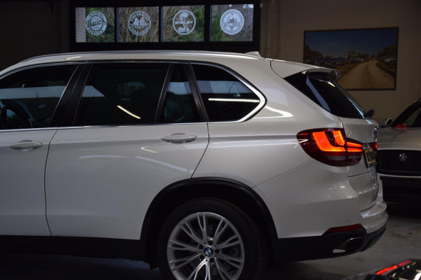 BMW X5 XDrive35i High Executive Navi|Leder|Panoramadak|Keyless-entry|Dealer onderhouden|Lane-assist|