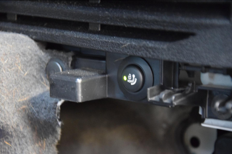 BMW X5 XDrive35i High Executive Navi|Leder|Panoramadak|Keyless-entry|Dealer onderhouden|Lane-assist|