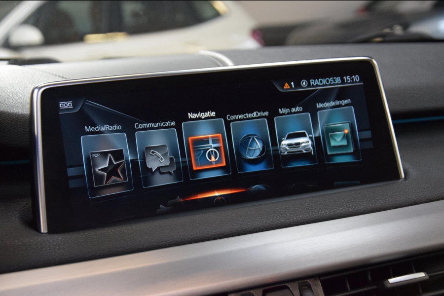 BMW X5 XDrive35i High Executive Navi|Leder|Panoramadak|Keyless-entry|Dealer onderhouden|Lane-assist|