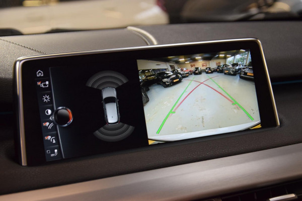 BMW X5 XDrive35i High Executive Navi|Leder|Panoramadak|Keyless-entry|Dealer onderhouden|Lane-assist|