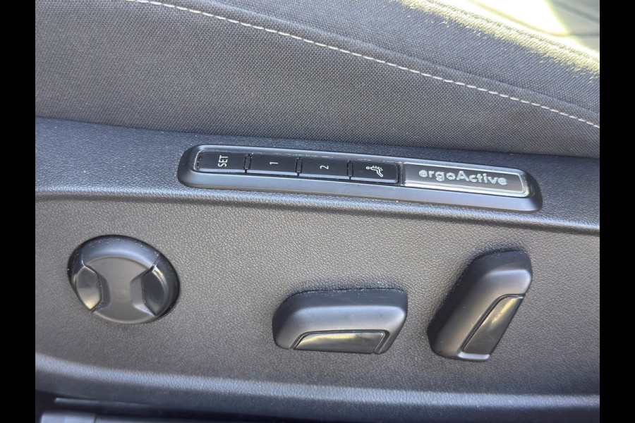 Volkswagen Golf 1.5 TSI Style / Nardo Grey !