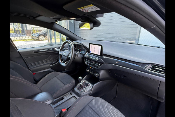 Ford Focus 1.0 EcoBoost ST Line BTW / Uitstraling !