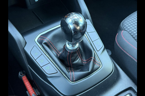 Ford Focus 1.0 EcoBoost ST Line BTW / Uitstraling !