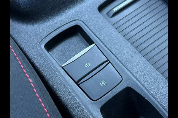 Ford Focus 1.0 EcoBoost ST Line BTW / Uitstraling !