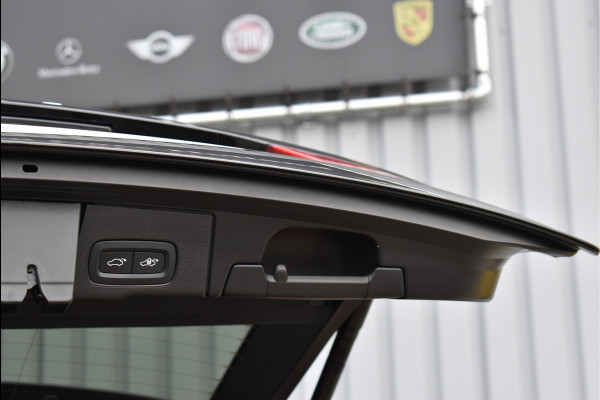 Volvo XC60 2.0 T6 Plug-in hybrid AWD R-Design 350 Pk Pano Leder Camera Trekhaak