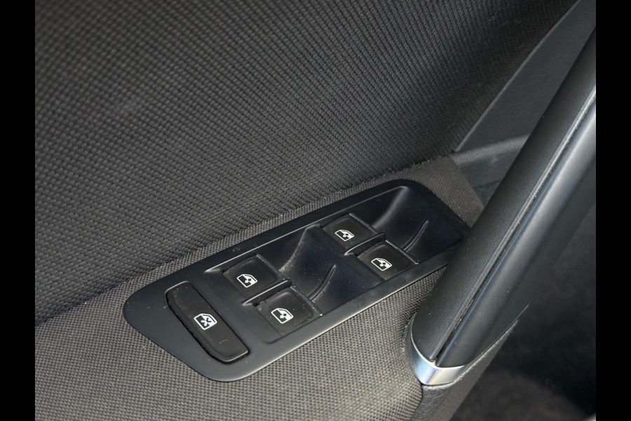 Volkswagen Golf 2.0 GTD / DSG / NAP / CARPLAY / NAP /