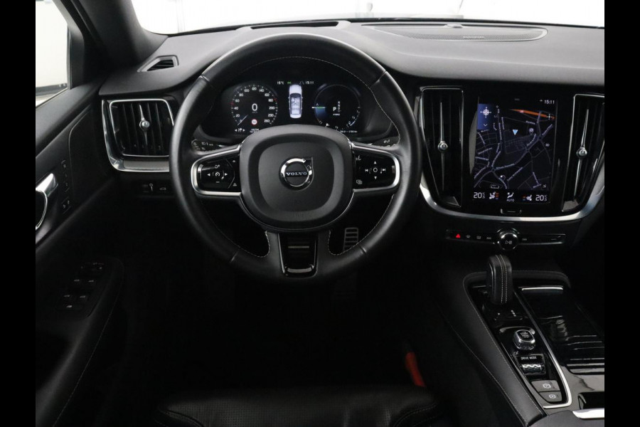 Volvo S60 2.0 Recharge T6 R-Design | Panoramadak | Leder | 360 Camera | Head-Up | Adaptive cruise | Stoelventilatie | Harman/Kardon | Massage | Carplay | Navigatie | Full LED | Memory | PHEV | Plug In
