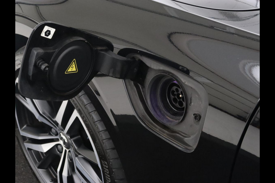 Volvo S60 2.0 Recharge T6 R-Design | Panoramadak | Leder | 360 Camera | Head-Up | Adaptive cruise | Stoelventilatie | Harman/Kardon | Massage | Carplay | Navigatie | Full LED | Memory | PHEV | Plug In