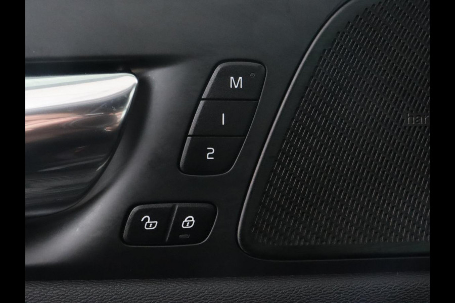 Volvo S60 2.0 Recharge T6 R-Design | Panoramadak | Leder | 360 Camera | Head-Up | Adaptive cruise | Stoelventilatie | Harman/Kardon | Massage | Carplay | Navigatie | Full LED | Memory | PHEV | Plug In