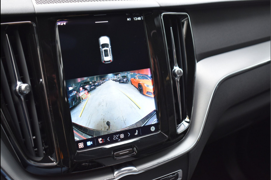 Volvo XC60 2.0 T6 Plug-in hybrid AWD R-Design 350 Pk Pano Leder Camera Trekhaak