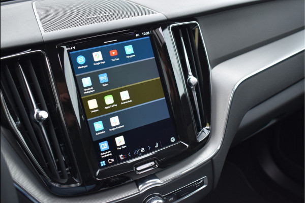 Volvo XC60 2.0 T6 Plug-in hybrid AWD R-Design 350 Pk Pano Leder Camera Trekhaak
