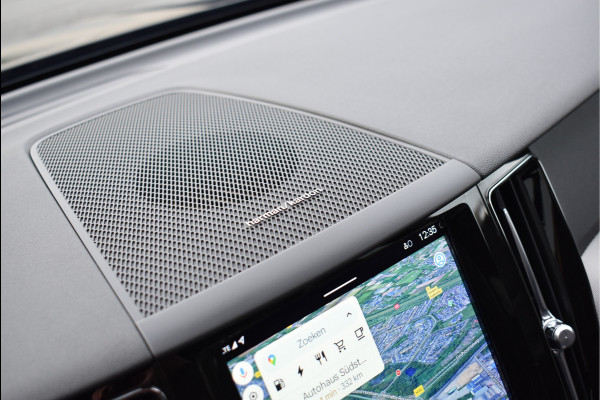 Volvo XC60 2.0 T6 Plug-in hybrid AWD R-Design 350 Pk Pano Leder Camera Trekhaak