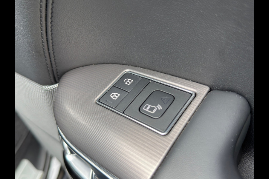 Land Rover Range Rover Sport P400e Autobiography Dynamic / BTW / Luchtvering / 360 Camera / Schuifdak / Black