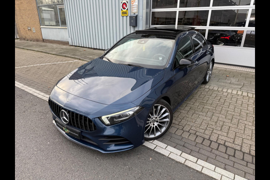 Mercedes-Benz A-Klasse 220 4MATIC Premium Plus LEER/NAV/PANO