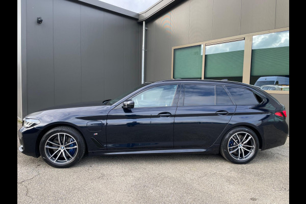 BMW 5 Serie Touring 530e xDrive High Executive M-Sport Interieur Dealer onderhouden Zeer Luxe!!!