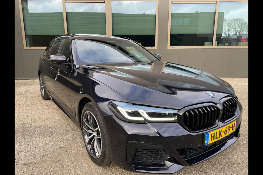 BMW 5 Serie Touring 530e xDrive High Executive M-Sport Interieur Dealer onderhouden Zeer Luxe!!!