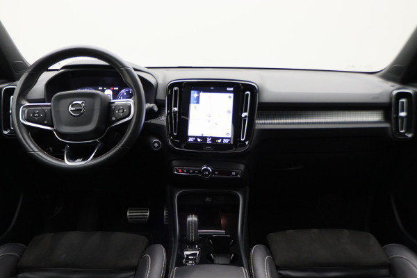 Volvo XC40 2.0 T4 AWD R-Design Panoramadak, H&K, Virtual Cockpit, Apple Carplay, LED, Trekhaak, 18''