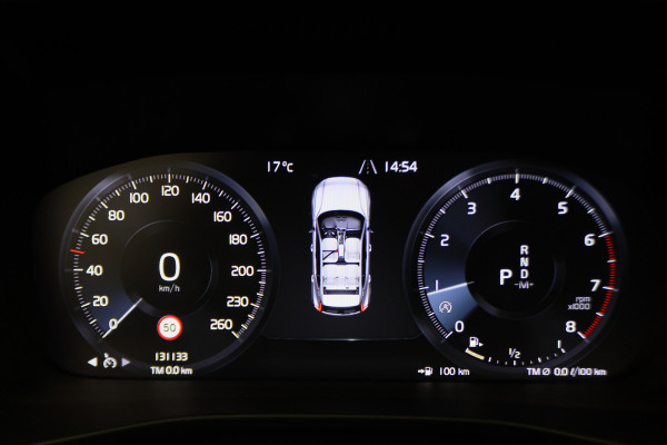 Volvo XC40 2.0 T4 AWD R-Design Panoramadak, H&K, Virtual Cockpit, Apple Carplay, LED, Trekhaak, 18''