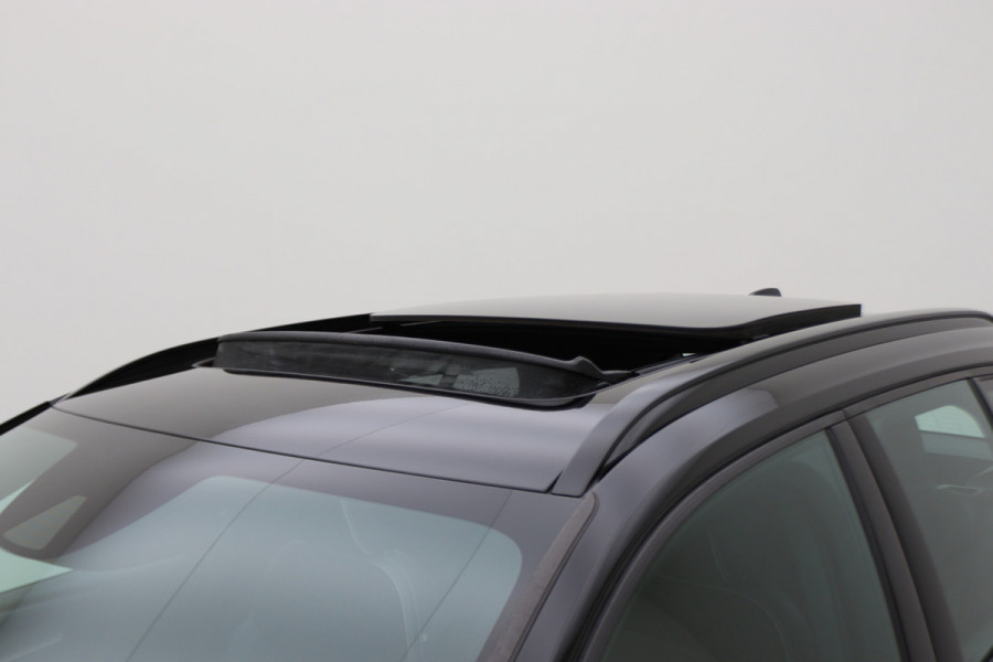 Volvo XC40 2.0 T4 AWD R-Design Panoramadak, H&K, Virtual Cockpit, Apple Carplay, LED, Trekhaak, 18''