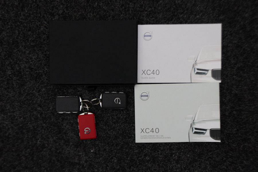 Volvo XC40 2.0 T4 AWD R-Design Panoramadak, H&K, Virtual Cockpit, Apple Carplay, LED, Trekhaak, 18''