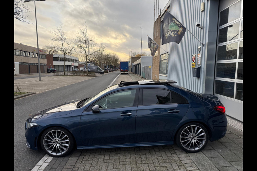 Mercedes-Benz A-Klasse 220 4MATIC Premium Plus LEER/NAV/PANO