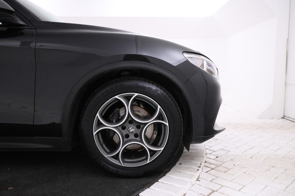 Alfa Romeo Stelvio 2.2d B-Tech Alles zwart, Volledier, Climate, Trkehaak,