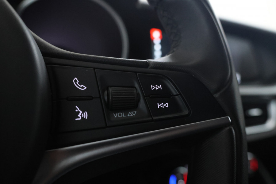 Alfa Romeo Stelvio 2.2d B-Tech Alles zwart, Volledier, Climate, Trkehaak,