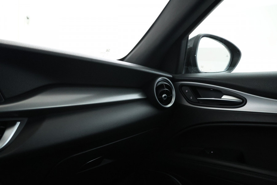 Alfa Romeo Stelvio 2.2d B-Tech Alles zwart, Volledier, Climate, Trkehaak,