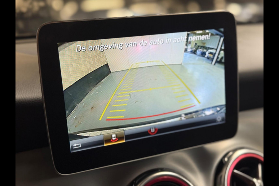 Mercedes-Benz GLA 180 Business Solution AMG | Pano | Camera | Sfeerverlichting |