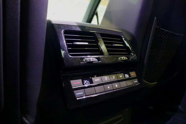 Volkswagen Touareg 3.0 TSi eHybrid R 4M PANO|TrkHk|22''