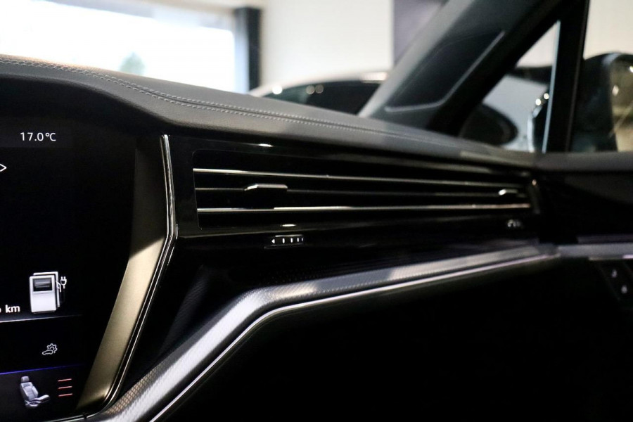 Volkswagen Touareg 3.0 TSi eHybrid R 4M PANO|TrkHk|22''