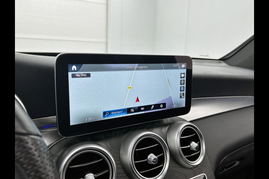 Mercedes-Benz GLC 300 e 4MATIC Business Solution AMG Schuif/kanteldak | 5 spaaks lichtmetalen velgen | Navigatie | parking support Inclusief 24 maanden MB Certified garantie voor Europa.