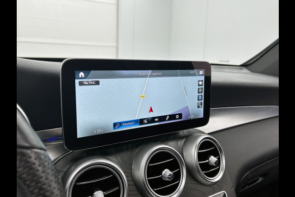 Mercedes-Benz GLC 300 e 4MATIC Business Solution AMG Schuif/kanteldak | 5 spaaks lichtmetalen velgen | Navigatie | parking support Inclusief 24 maanden MB Certified garantie voor Europa.