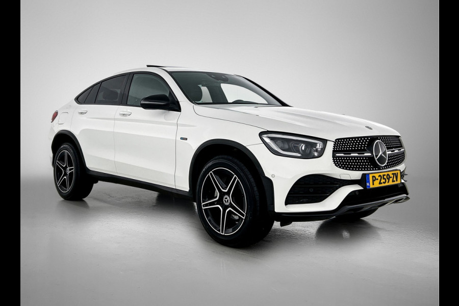 Mercedes-Benz GLC 300 e 4MATIC Business Solution AMG Schuif/kanteldak | 5 spaaks lichtmetalen velgen | Navigatie | parking support Inclusief 24 maanden MB Certified garantie voor Europa.