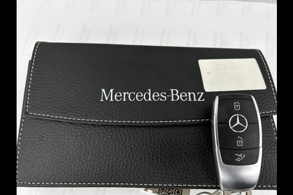 Mercedes-Benz GLC 300 e 4MATIC Business Solution AMG Schuif/kanteldak | 5 spaaks lichtmetalen velgen | Navigatie | parking support Inclusief 24 maanden MB Certified garantie voor Europa.