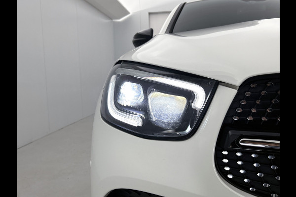 Mercedes-Benz GLC 300 e 4MATIC Business Solution AMG Schuif/kanteldak | 5 spaaks lichtmetalen velgen | Navigatie | parking support Inclusief 24 maanden MB Certified garantie voor Europa.