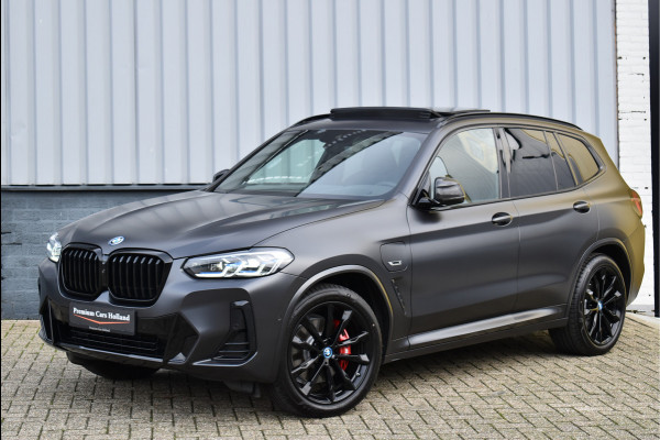 BMW X3 xDrive30e M-Pakket 292 Pk Frozen Black M-Stoelen Pano Navi 360 Memory Hud Carbon Camera Leder Laser 20 Inch