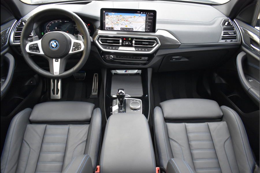 BMW X3 xDrive30e M-Pakket 292 Pk Frozen Black M-Stoelen Pano Navi 360 Memory Hud Carbon Camera Leder Laser 20 Inch